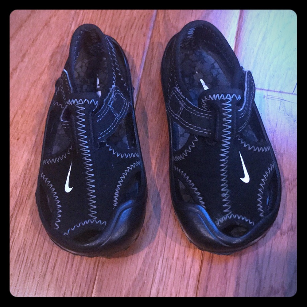 Little boys NIKE sandal